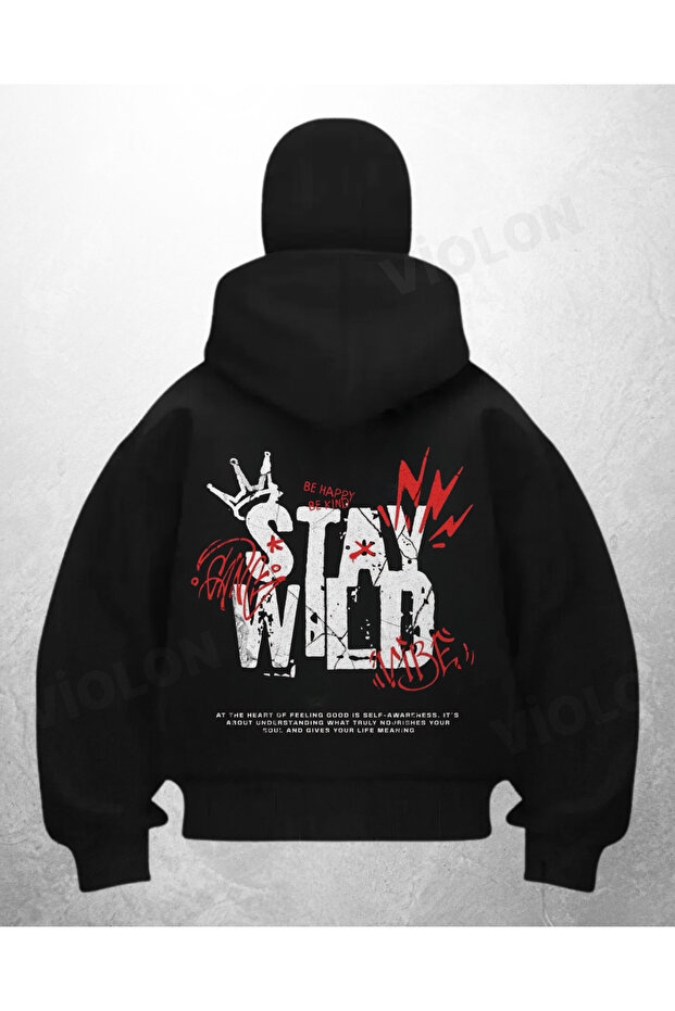 سترة سويت شيرت مطبوعة باللون الأسود من Stay Wild بتصميم قناع الثلج الساموراي