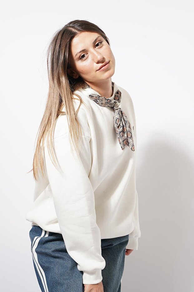 سويت بيسك وايت مع معرض سيللا - 1