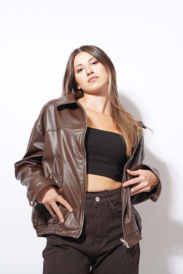 سترة كارل الجلدية باللون البني - 2