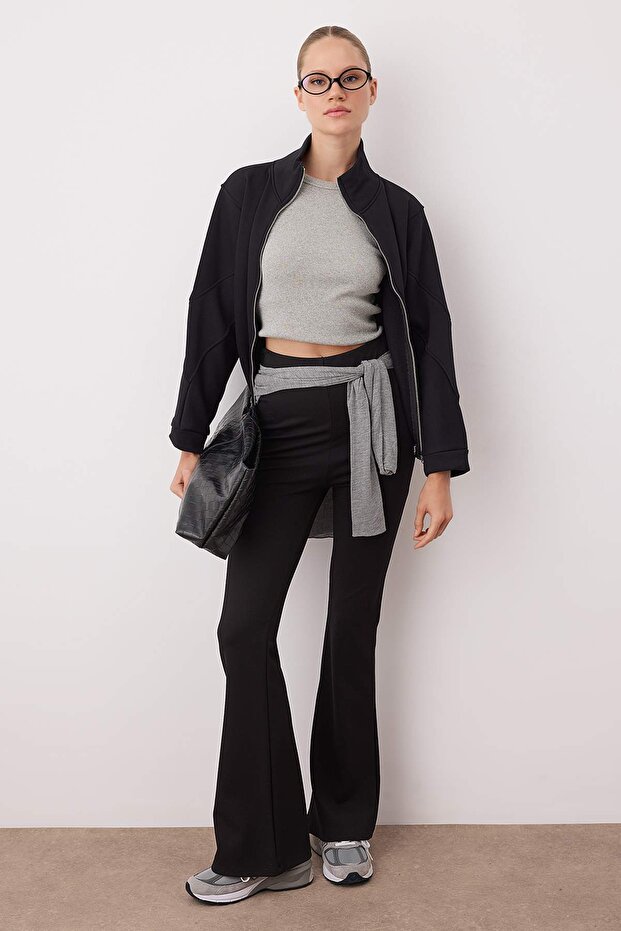 Siyah-Beyaz Renk Bloklu Fermuarlı Dik Yaka Oversize Bomber Örme Sweatshirt TWOAW26SW00037 - 1