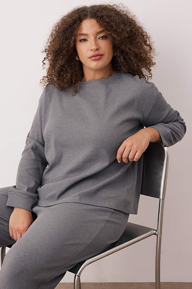 Ciemnoszary melanżowy zestaw dresowy w dużym rozmiarze TBBAW23AI00002 - 2