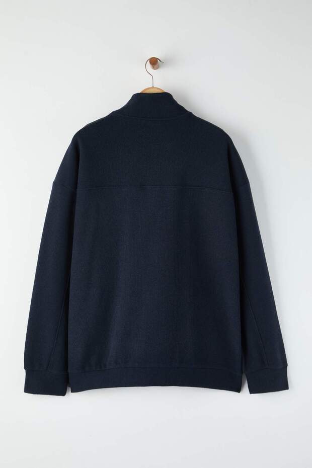 Lacivert Yeni Oversize Büyük Beden Dokulu Dik Yaka Penguen Nakışlı Sweatshirt TMNAW26AO00000 - 5
