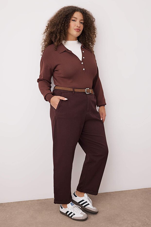 Kahverengi Yüksek Bel Kemerli Mom Fit Denim Büyük Beden Jeans TBBAW26CJ00026 - 2
