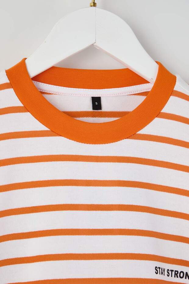 Teen Turuncu Çizgili Slogan Sırt Baskılı Oversize/Geniş Kalıp İnce Örme Sweatshirt TWOAW26SW00193 - 7