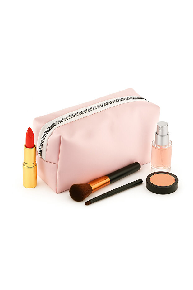 حقيبة مكياج يومية من Chicclutch - تصميم أنيق وصغير الحجم
