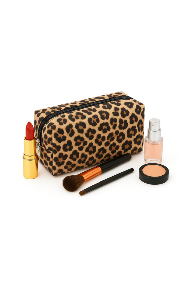 حقيبة مكياج يومية من Chicclutch - تصميم أنيق ومدمج - نمط الفهد