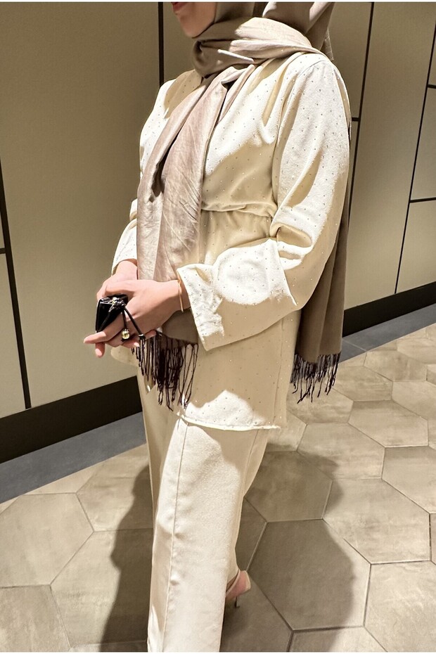 طقم حجاب مزين بالترتر - 2