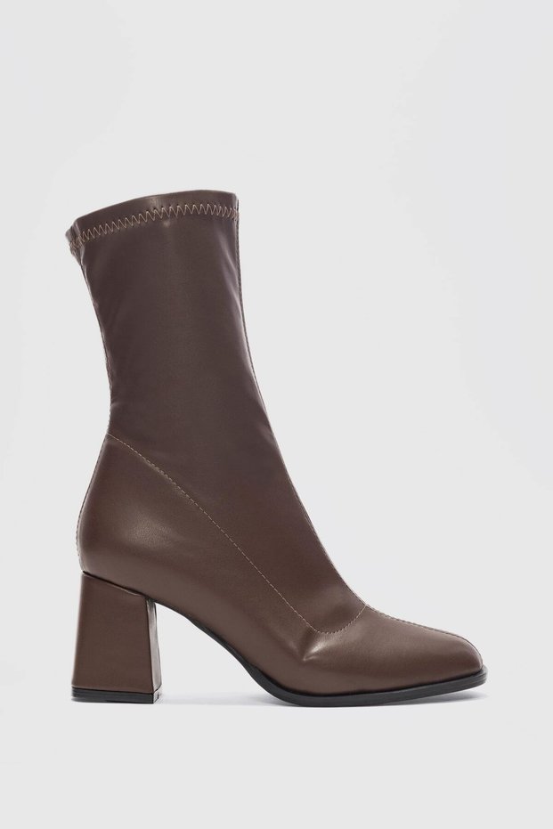 Pensa Short Heeled Stretch Boots - BROWN