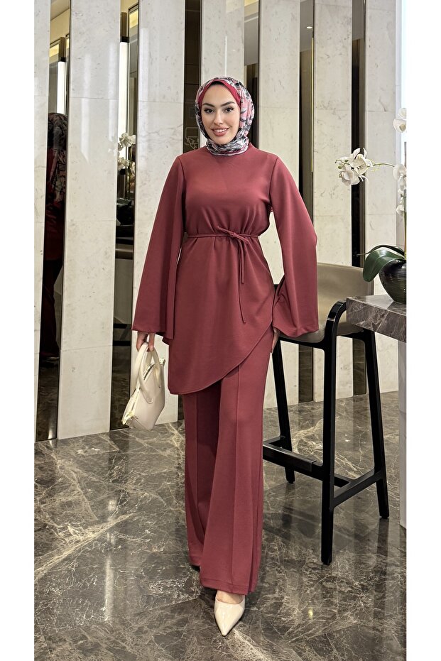 بدلة رياضية إسبانية مكونة من قطعتين - 2