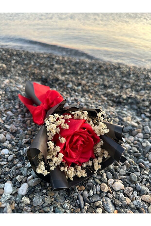 Single Non-Fading Satin Rose Bouquet – Special Gift