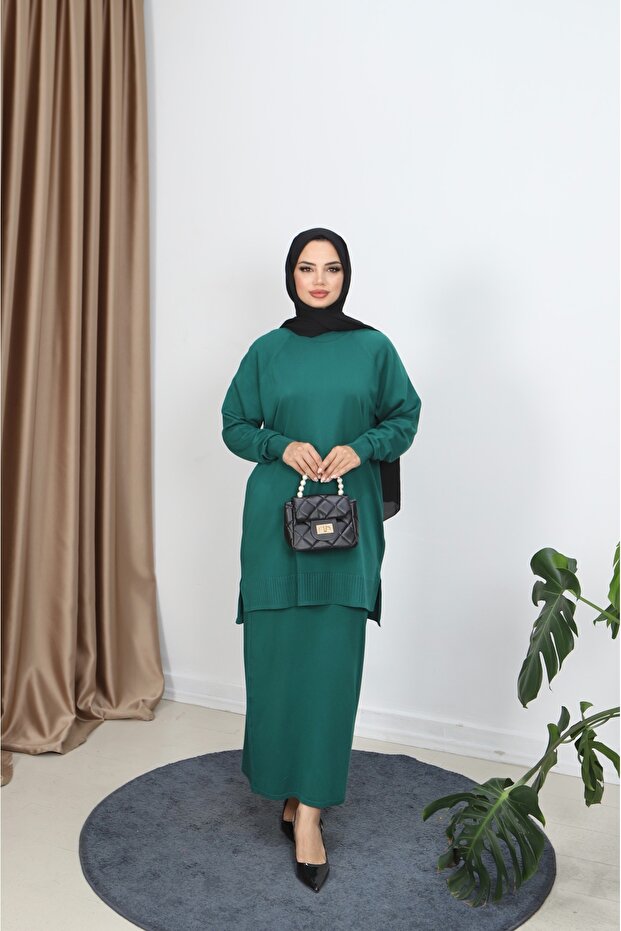 طقم ميرسيريزد مع تنورة