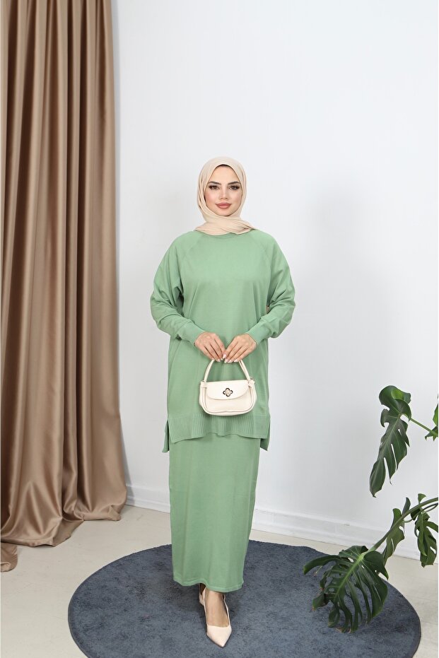طقم ميرسيريزد مع تنورة