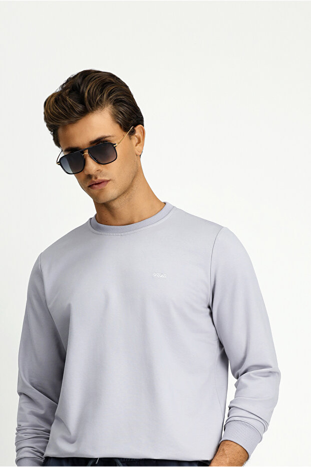 Bisiklet Yaka Regular Fit Nakışlı Basic Sweatshirt - 1
