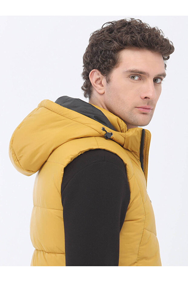 Sarı Regular Fit Kapüşonlu Casual Dokuma Spor Yelek - 4