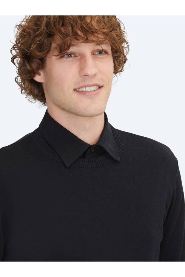 Siyah Bisiklet Yaka Jakarlı Yün Karışımlı Triko Kazak - 4