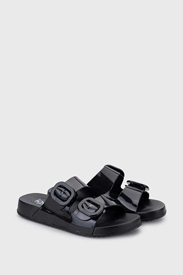 Siyah Kadın Terlik - 2