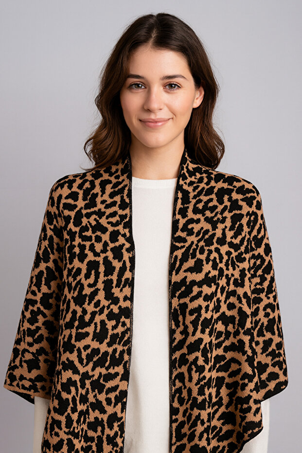 شال مثلث منقوش بنقشة الفهد - 2