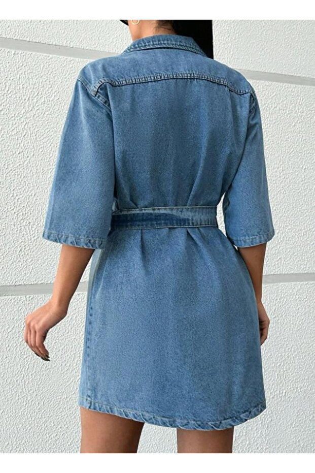 KADIN MAVİ KUŞAKLI TEK CEP KISA KOT ELBİSE - 4