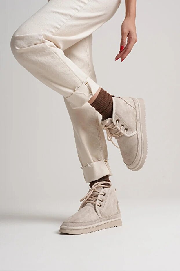 Kadın Bot Krem Rengi Süet – İçi Yünlü, İnce Tabanlı, Bağcıklı, Sıcak Tutan Heribo - 1