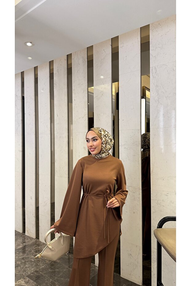 بدلة رياضية إسبانية مكونة من قطعتين - 4