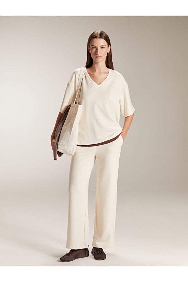 Esvab • Modern & Distinctive Women's Sweatpants with Waist Drawstring
