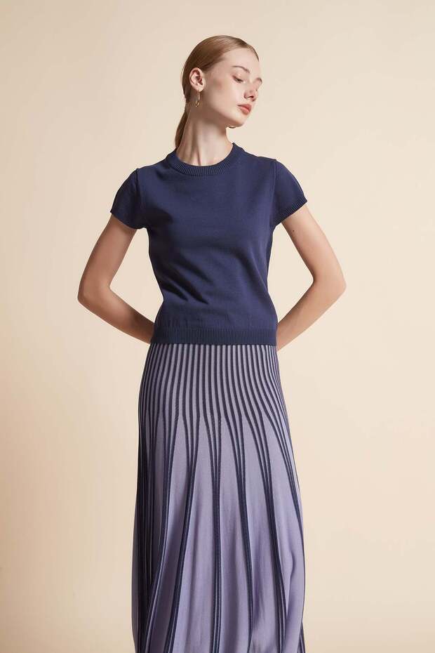 بلوزة سادة بأكمام قصيرة - 5