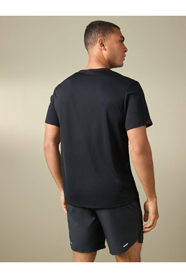 Stride Dri-FIT 18 cm Slip Astarlı Siyah Erkek Koşu Şortu - 4