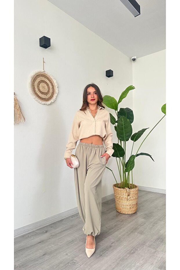 Women's Elastic Waist Pocketed Comfortable Baggy Trousers