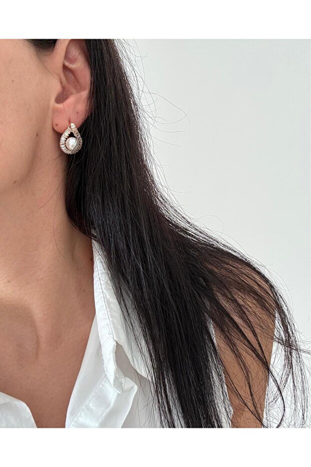 Xuping Pearl Drop Stone Detail Rose Earrings