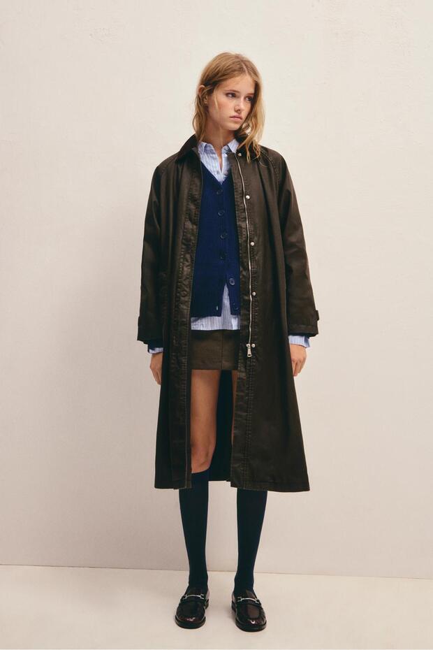 Fitilli yakalı mumlu görünümlü trençkot - 1