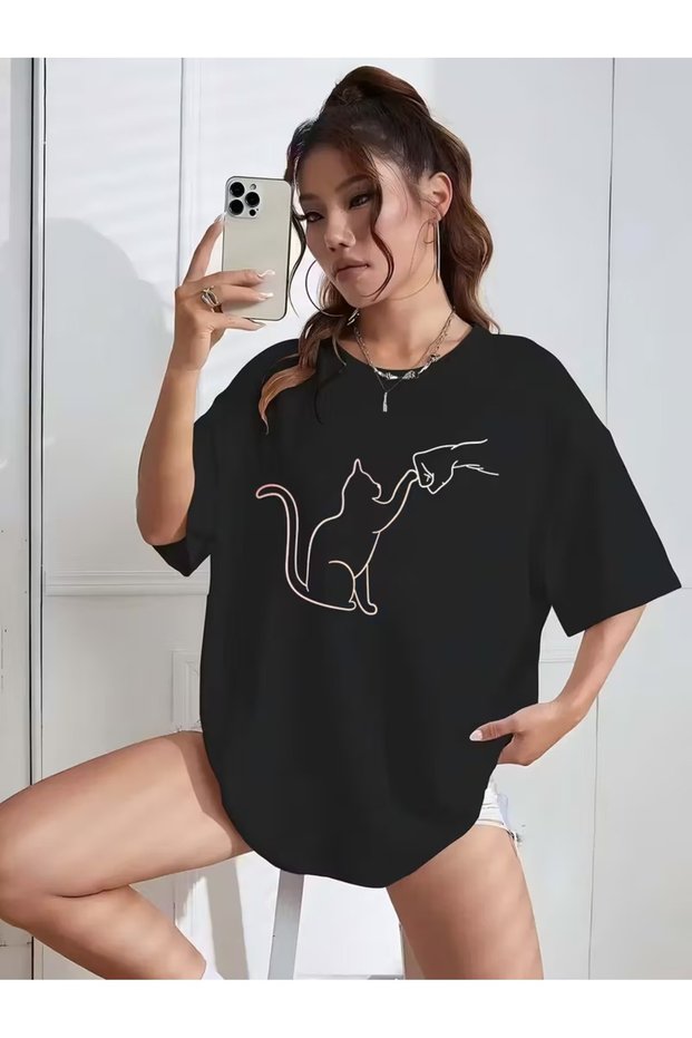 Women's Fist Cat Printed Black Oversize T-Shirt