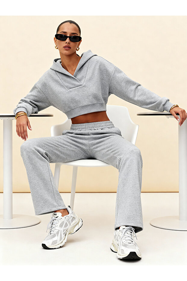 Casi̇ Women's Hooded V-Neck Pipe Leg Sweatpants Set