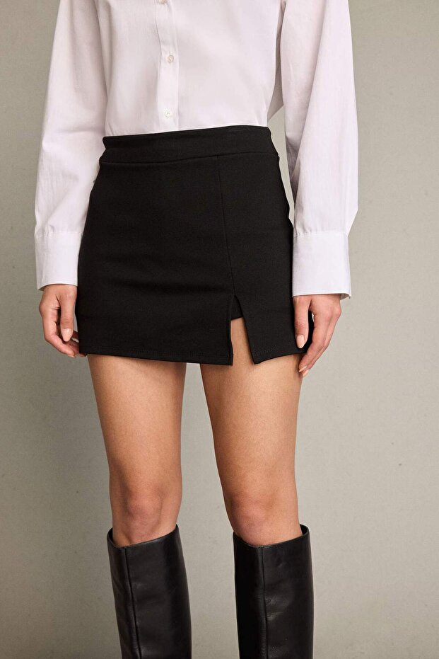 Slim Fit Dar Kesim Yırtmaçlı Şort Etek G5057AX25WN - 5