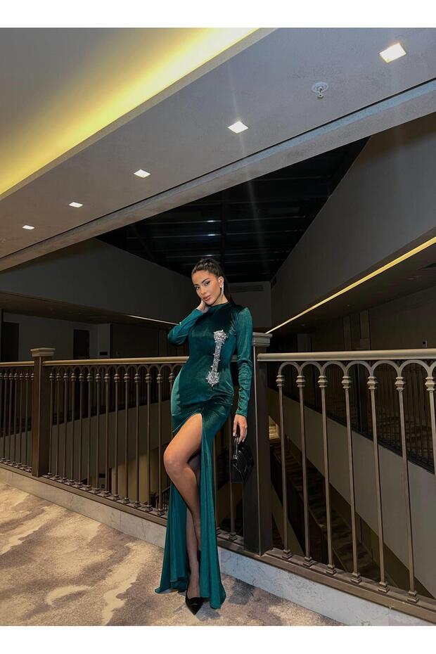 Velvet Stretch Fabric Front Stone Detailed Slit Evening Dress 583126 Emerald