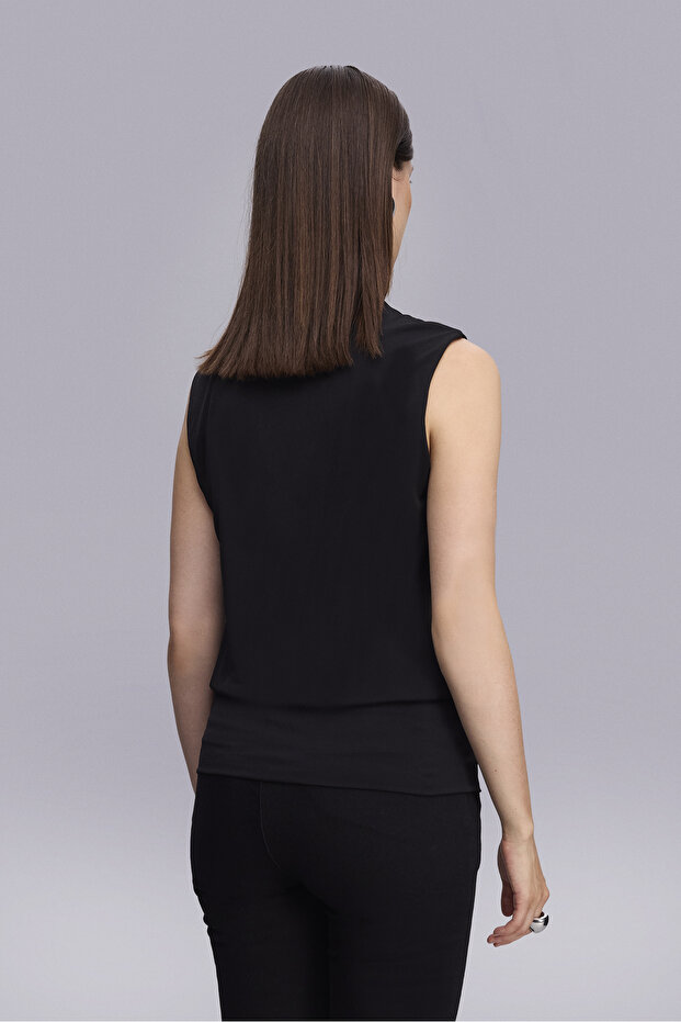 Degaje Yaka Örme Siyah Bluz - 4