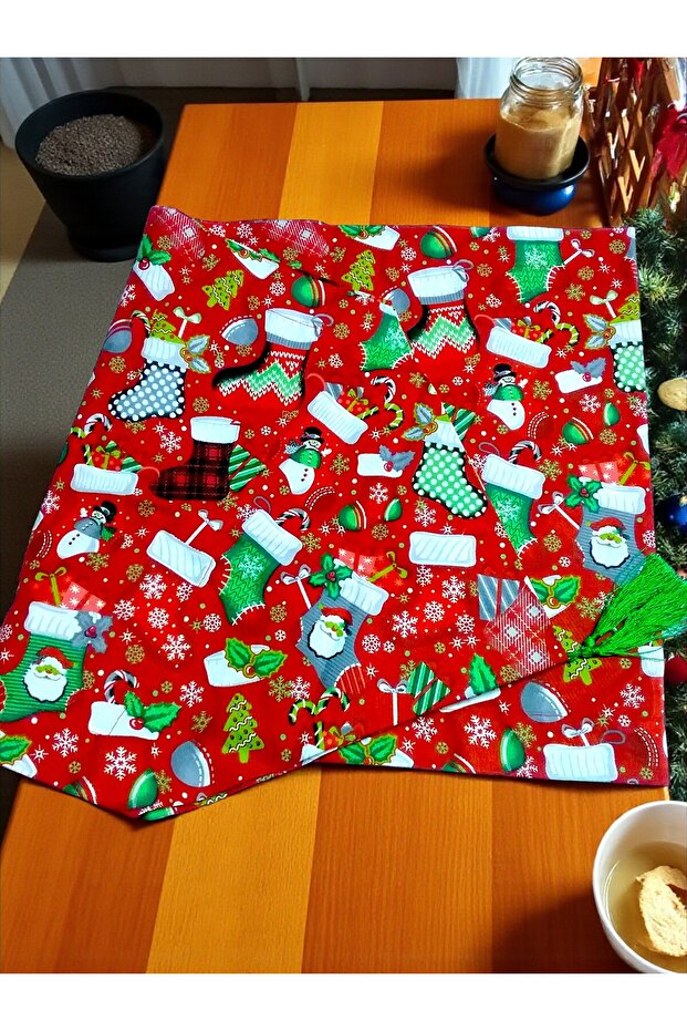 Christmas Triangle Table Runner with Snowman, Stockings, Santa Claus Snowflake Pattern on Red (140X38 cm) - 4