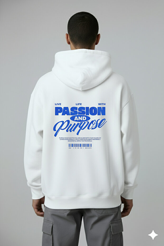سويت شيرت كبير الحجم مطبوع عليه عبارة Passion And Purpose