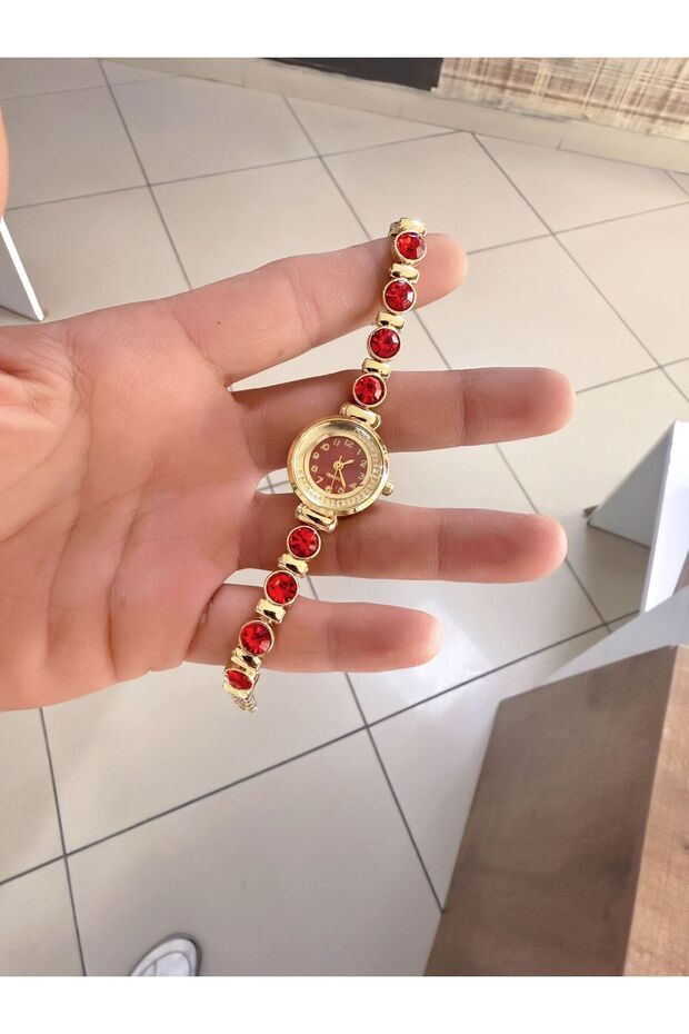 Detailed Stylish Vintage Women's Wristwatch