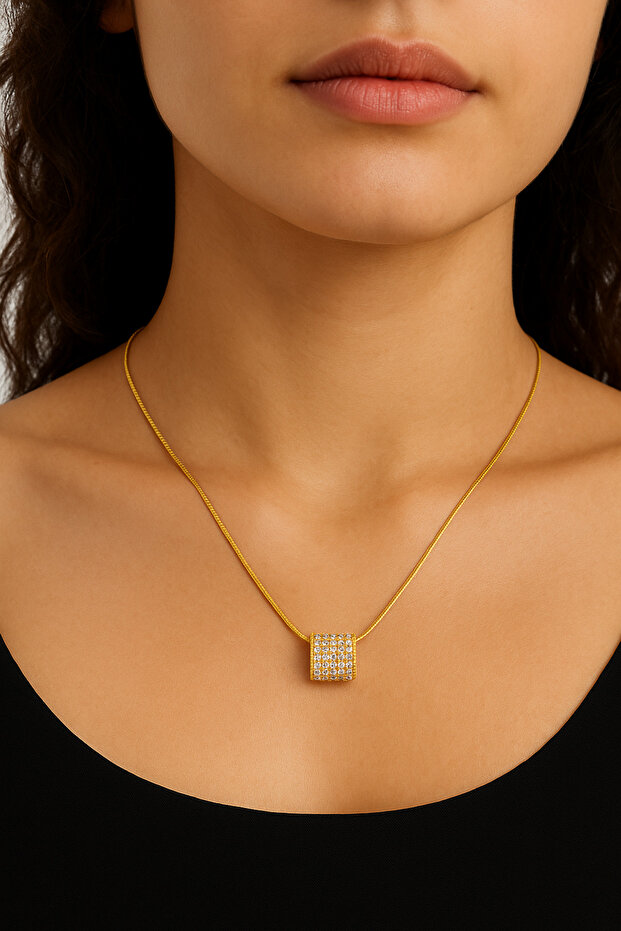 Zirkon taşlı marka model çelik kolye - 1