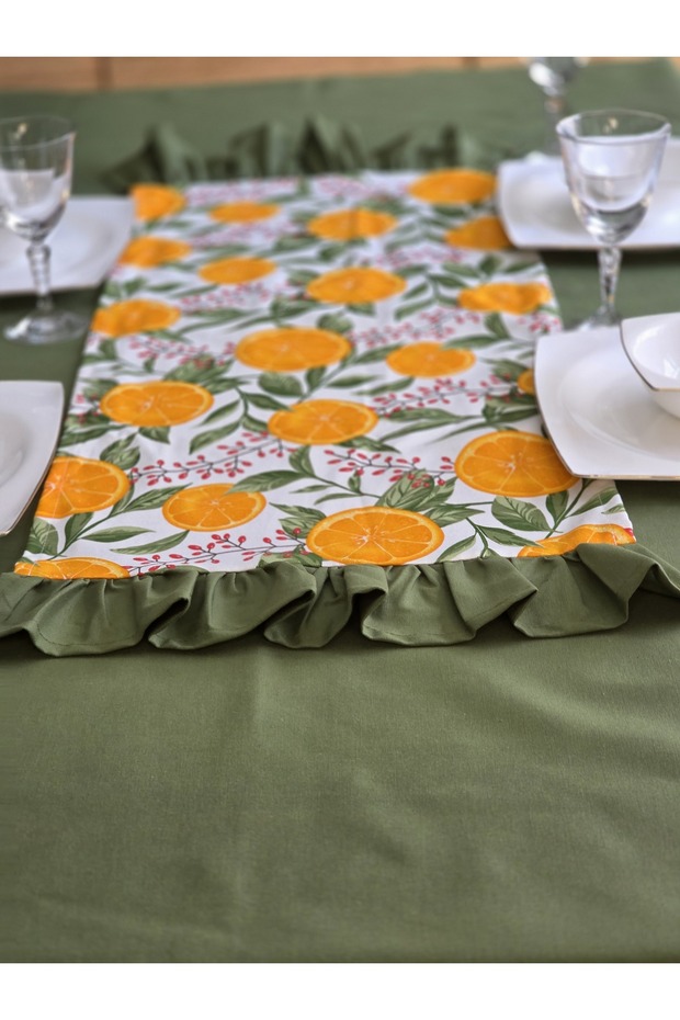 سجادة مزينة بكشكشة على الجانبين باللون البرتقالي - 4