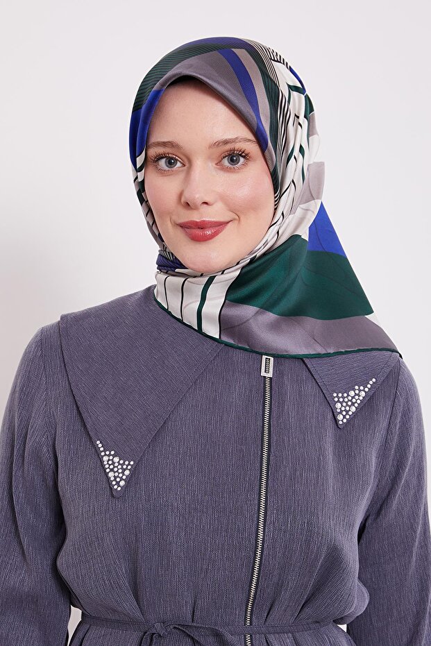 وشاح حريري بنمط المتاهة الزمردية - 3