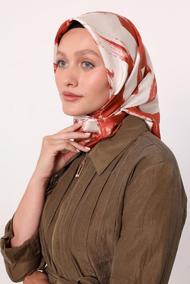 وشاح حريري بنمط مخطط ونقش فرشاة البلاط - 2