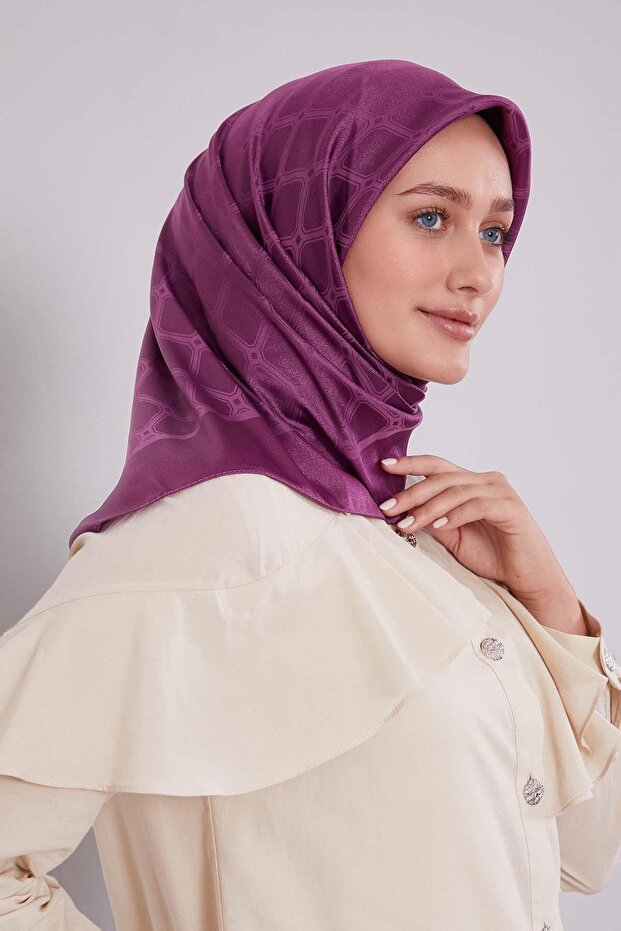 وشاح جاكار كريستالي هندسي باللون الأرجواني