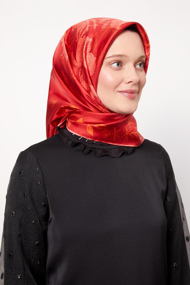 وشاح حريري بنمط وردة تجريدية باللون الفوشيا - 2