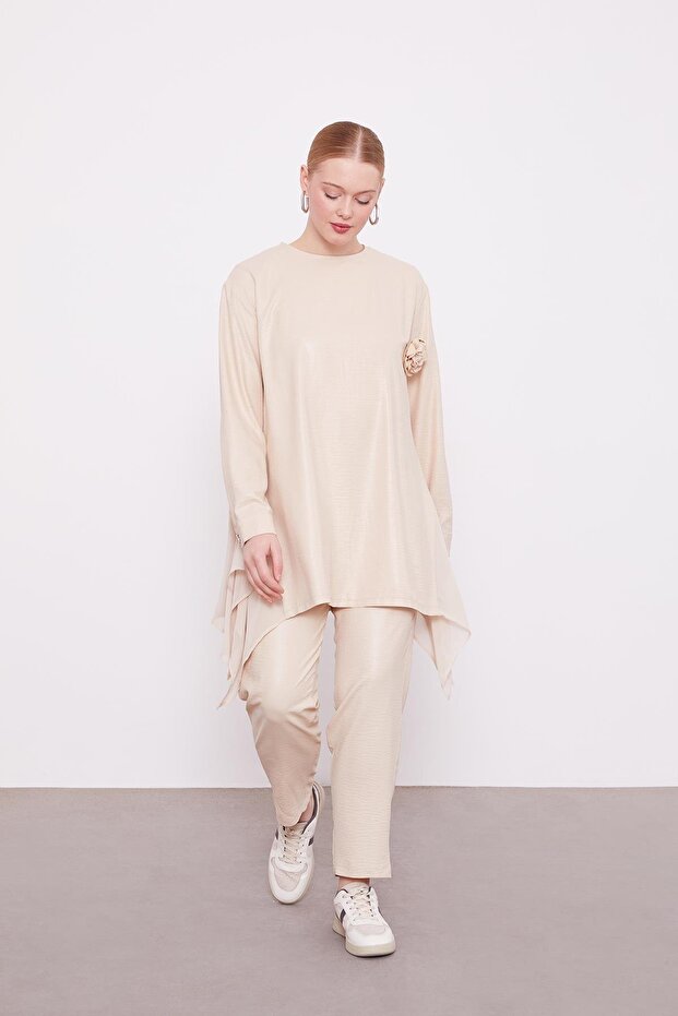 Beige Rose Collar Detailed Two-Piece Set