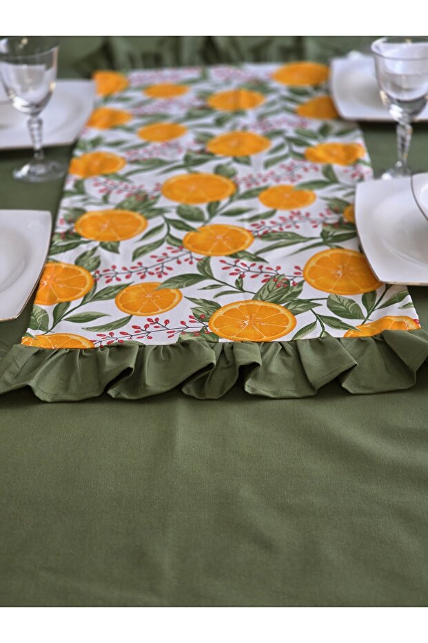 سجادة مزينة بكشكشة على الجانبين باللون البرتقالي - 3