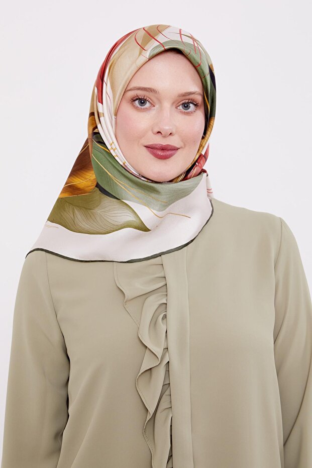 وشاح حريري منسوج بنمط أوراق الشجر الرفيعة باللون الأخضر - 3