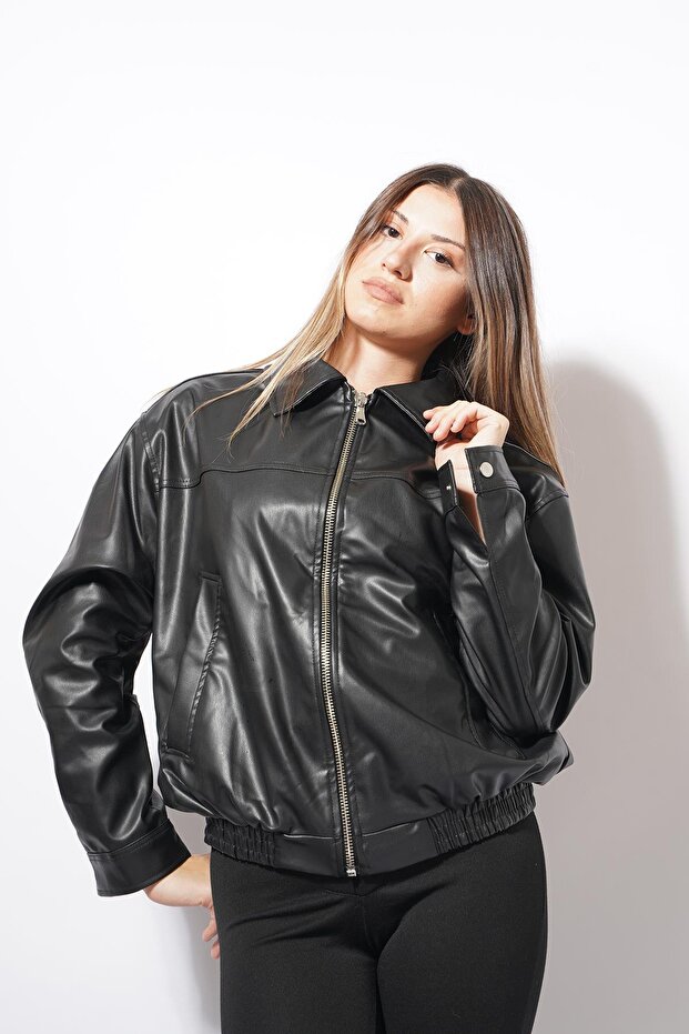 سترة كارل الجلدية باللون الأسود - 5