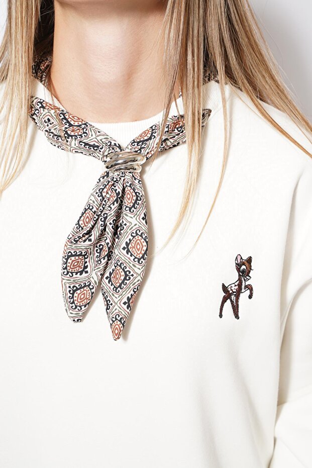 سويت بيسك وايت مع معرض سيللا - 6