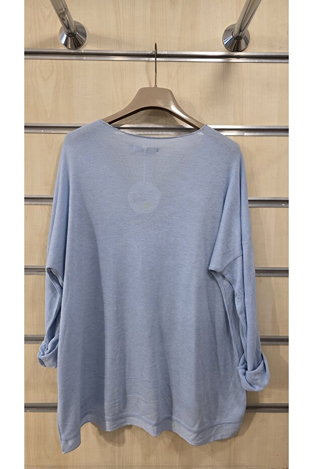 Bluz Çiçek Pullu V Yaka - 7